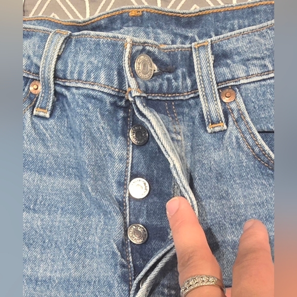 Levis Womens Classic 501 Straight Leg Button Fly Jeans Size 28 - Picture 6 of 10